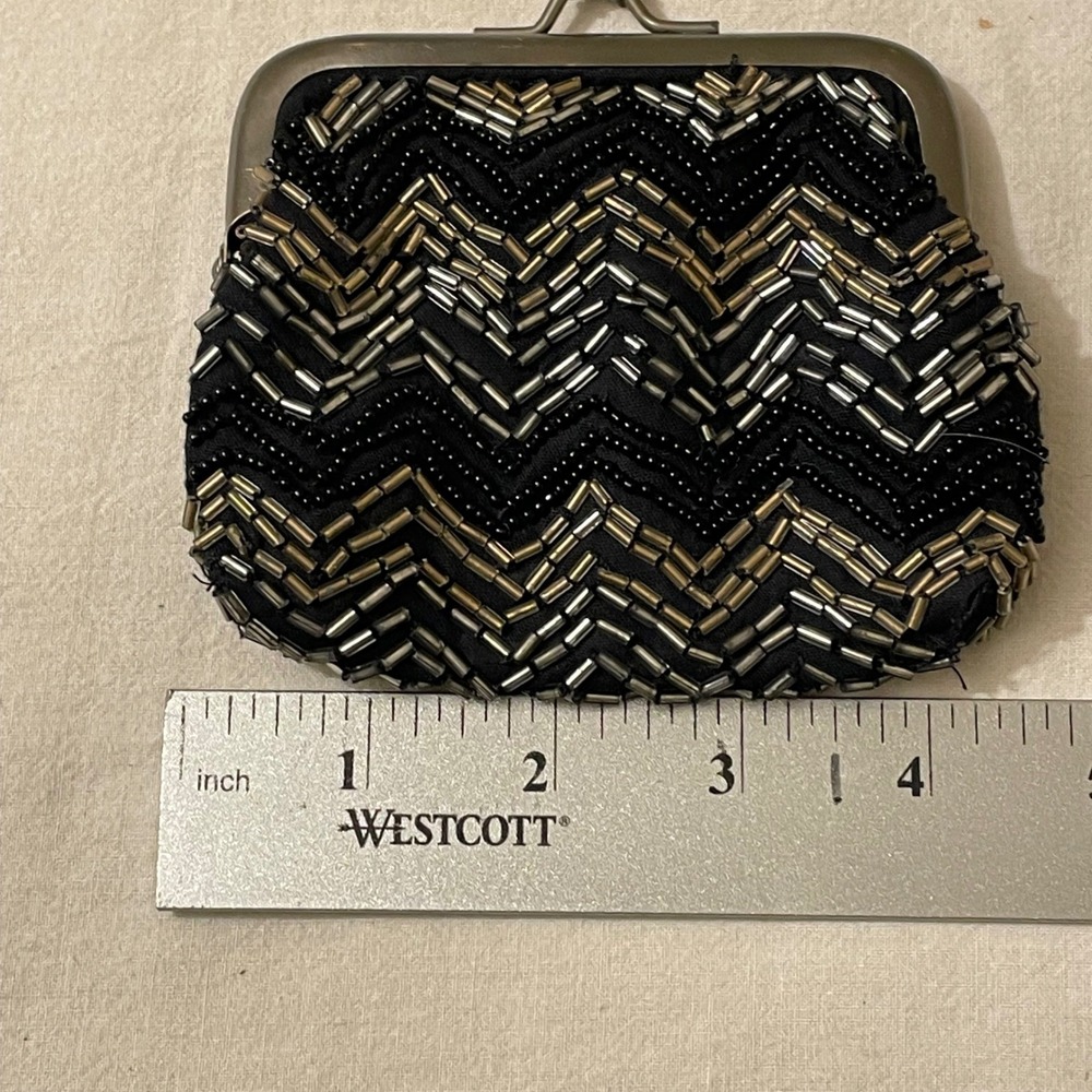 Kimchi Blue Beaded Clutch Coin Purse Black Gold Chevron Kiss Lock - Picture 4 of 7